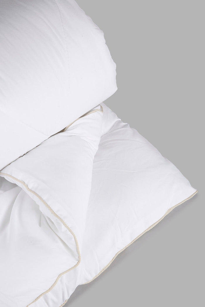 Redtag-White-Duvet-With-Piping-(King-Size)-365,-Category:Duvets,-Colour:White,-Deals:New-In,-Filter:Home-Bedroom,-HMW-BED-Duvets,-New-In-HMW-BED,-Non-Sale,-Section:Homewares-Home-Bedroom-