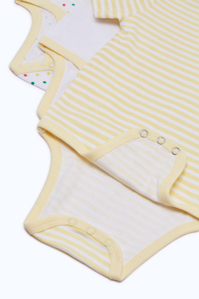 Redtag-White-Assorted-3-Piece---Unisex-Bodysuit-Category:Bodysuits,-Colour:Beige,-Deals:New-In,-Dept:New-Born,-Filter:Baby-(0-to-12-Mths),-H1:KWR,-H2:NBF,-H3:RMS,-H4:BSS,-NBF-Bodysuits,-New-In-NBF-APL,-Non-Sale,-S23C,-Season:S23C,-Section:Boys-(0-to-14Yrs)-Baby-0 to 12 Months