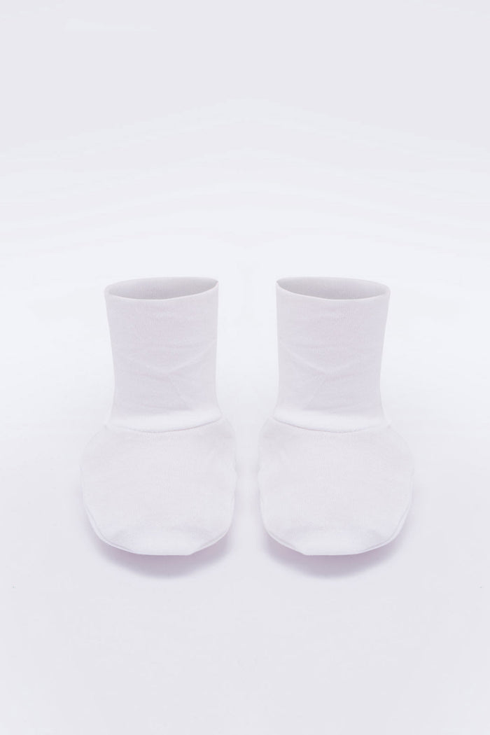 Redtag-White-4-Piece-Plain-Booties-Category:Booties,-Colour:White,-Deals:New-In,-Dept:New-Born,-Filter:Baby-(0-to-12-Mths),-H1:KWR,-H2:NBF,-H3:HOS,-H4:BOO,-NBF-Booties,-New-In-NBF-APL,-Non-Sale,-PPE,-S23C,-Season:S23C,-Section:Boys-(0-to-14Yrs)-Baby-0 to 12 Months